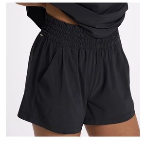 VUORI VILLA SHORT